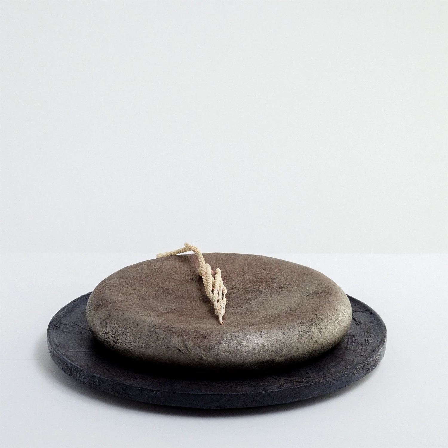 SOLMU PUUT LACQUER PLATE C - Image 3