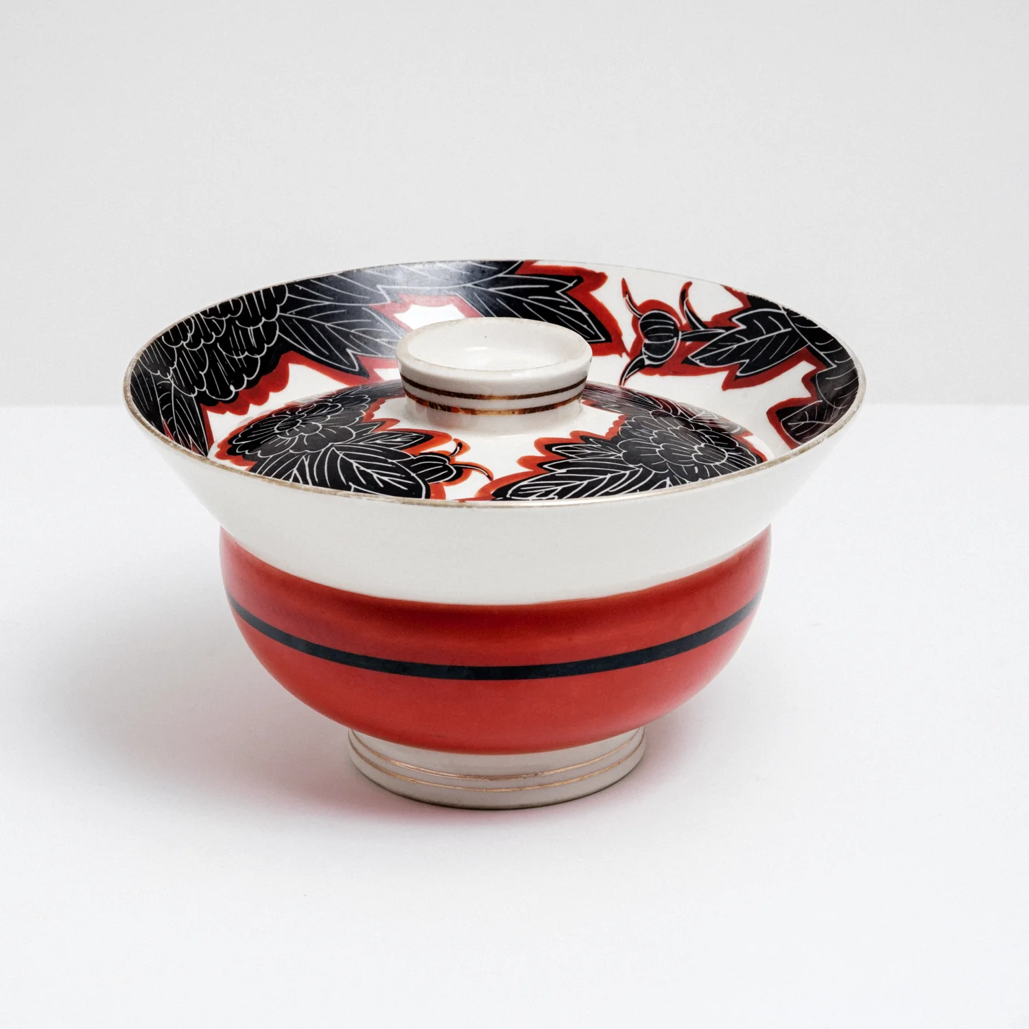 VINTAGE PORCELAIN BLACK PEONY DONBURI LIDDED BOWL - Image 3