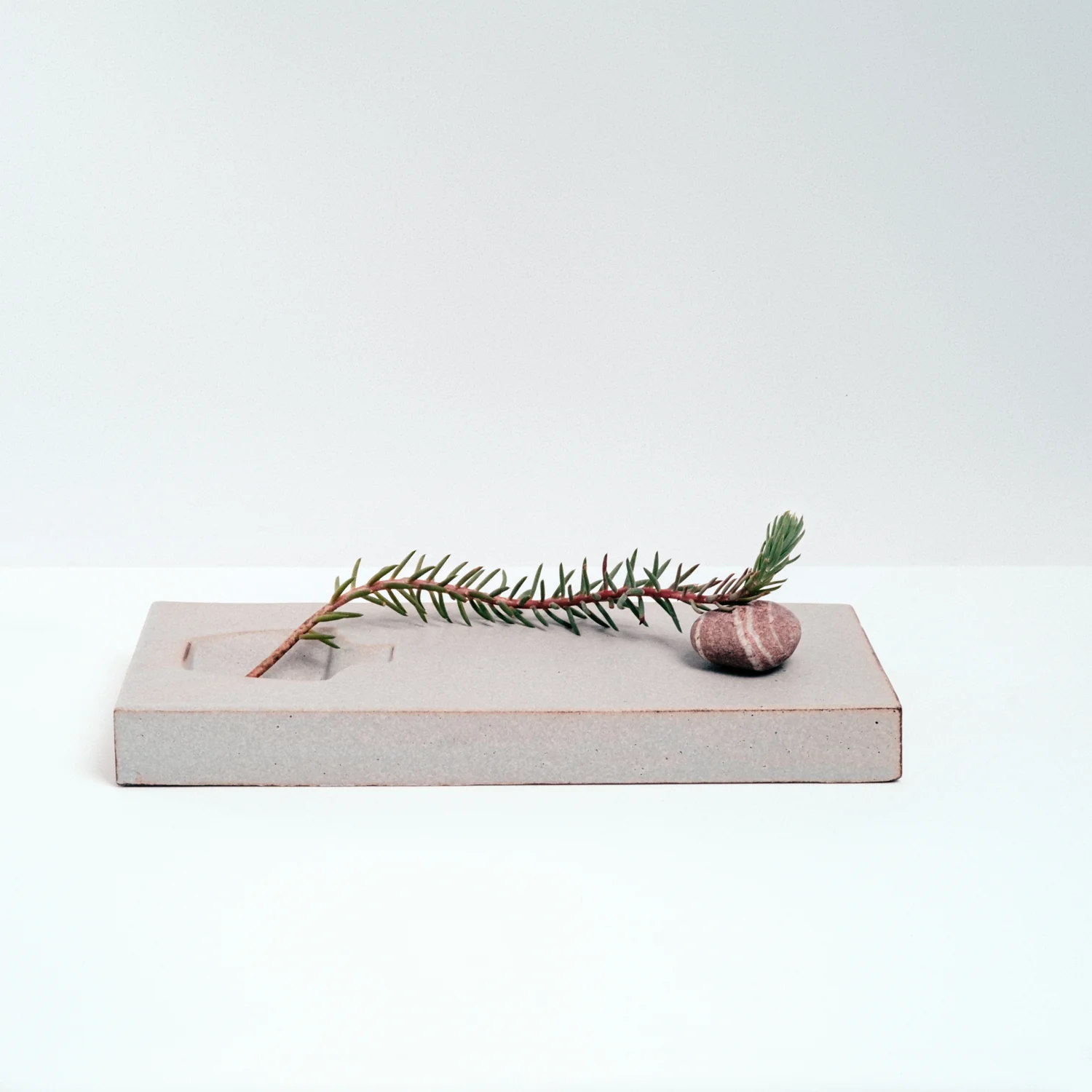 WATANABE THOKI KAKYU FLAT VASE GREY - Image 3